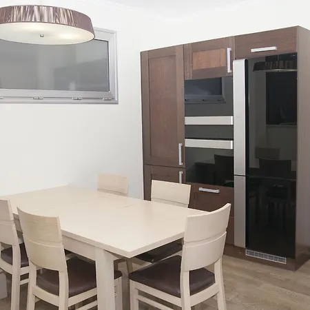 New Arcadia Apartment *